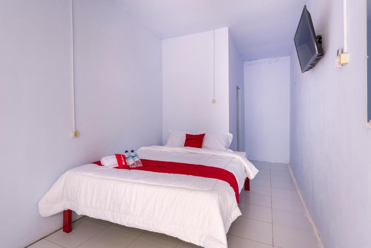 Reddoorz Syariah @ Bondowoso City Center Exterior foto